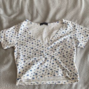 (ONE SIZE FITS ALL)Brandy Melville cropped t-shirt
